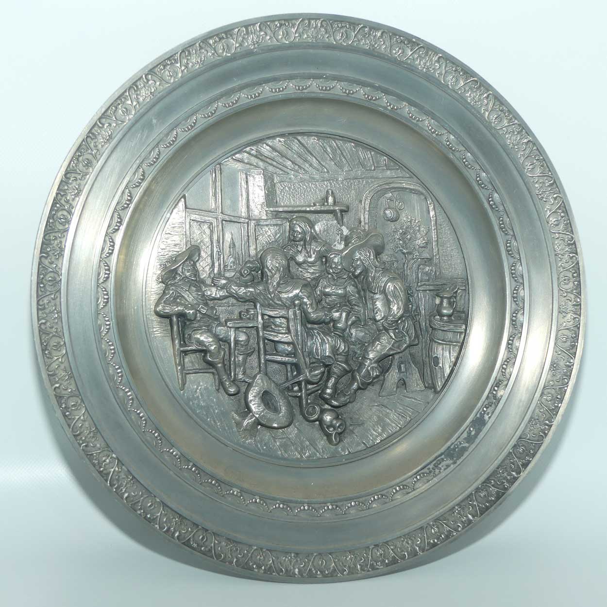 Etain Zinn Pewter wall plate | 3 Musketeers in Tavern scene | 24cm