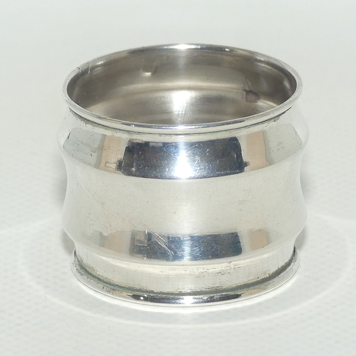 800 Silver Waisted shape napkin or serviette ring | 13.85g