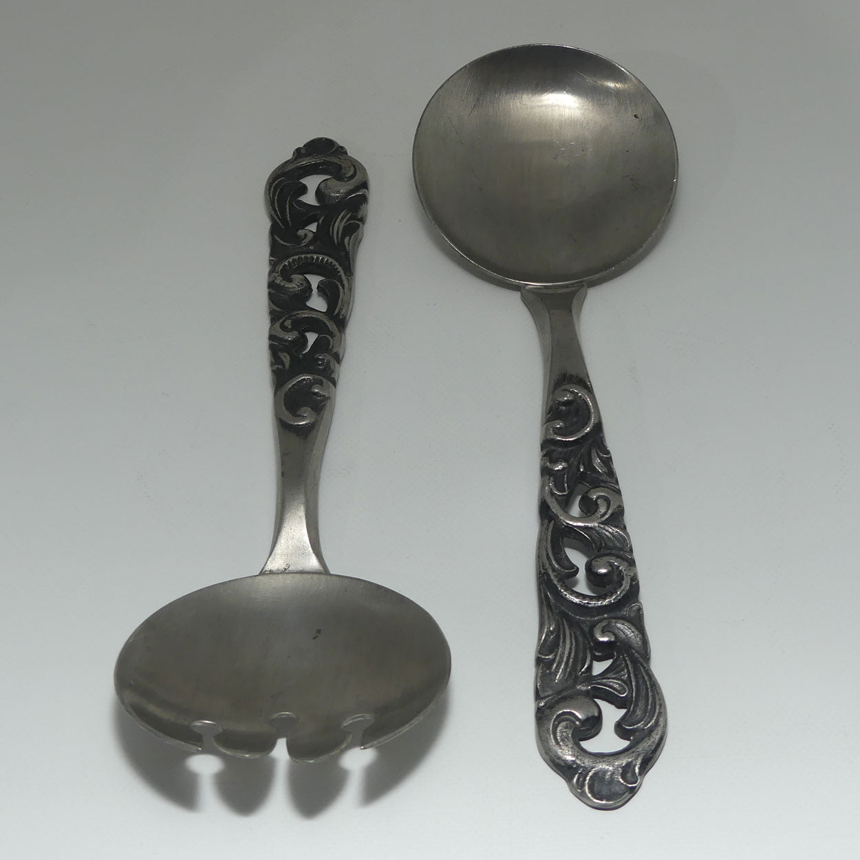 Norwegian Pewter | Tinn pair of salad servers