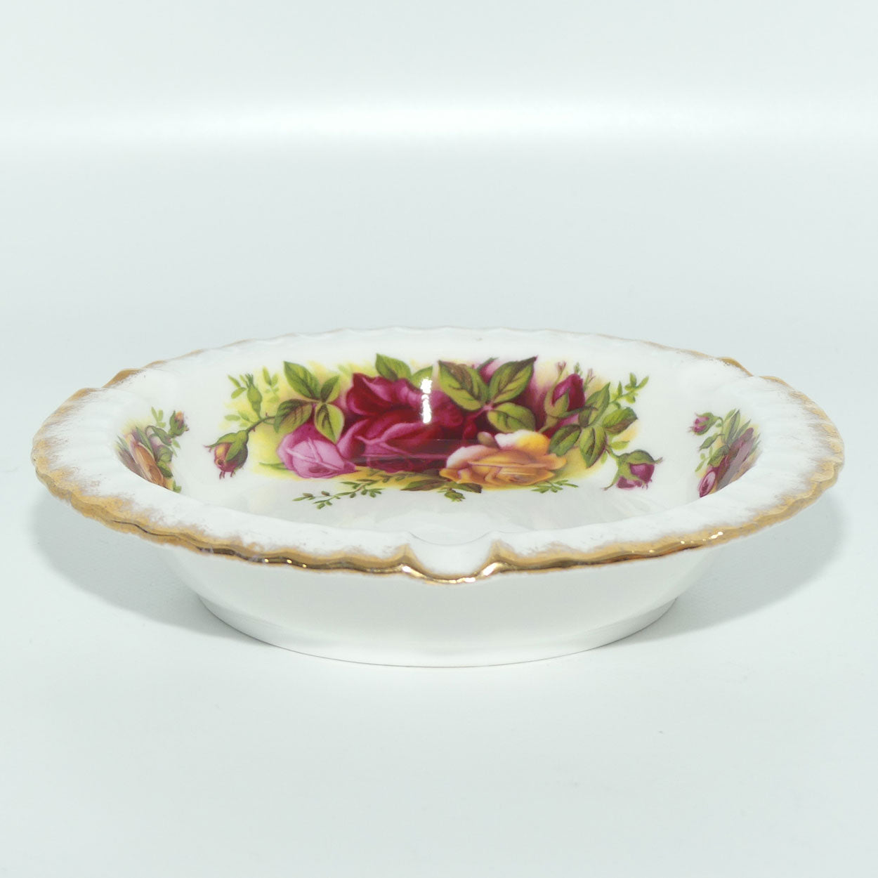 Royal Albert Bone China England Old Country Roses circular ashtray | early stamp