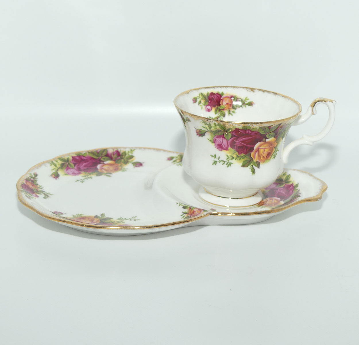 Royal Albert Bone China England Old Country Roses Hostess duo | TV cup and saucer | Shape 2