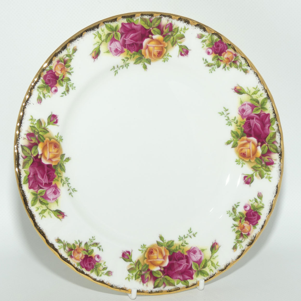 Royal Albert Bone China England Old Country Roses entree or salad plate | 20.5cm diam |© Royal Albert Ltd 1962 backstamp