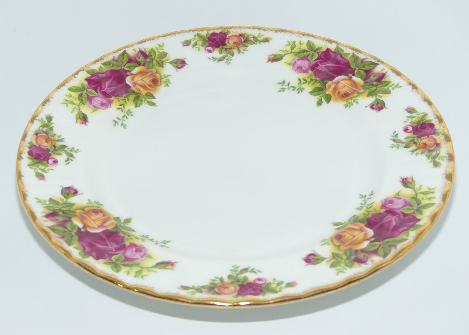 Royal Albert Bone China England Old Country Roses entree or salad plate | 20.5cm diam |© Royal Albert Ltd 1962 backstamp