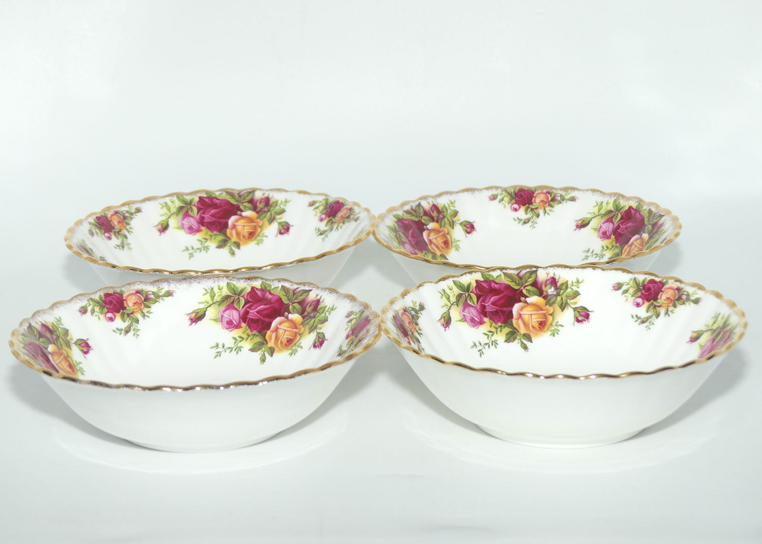 Royal Albert Bone China Old Country Roses England set of 4 bowls | 16cm diam | early backstamp