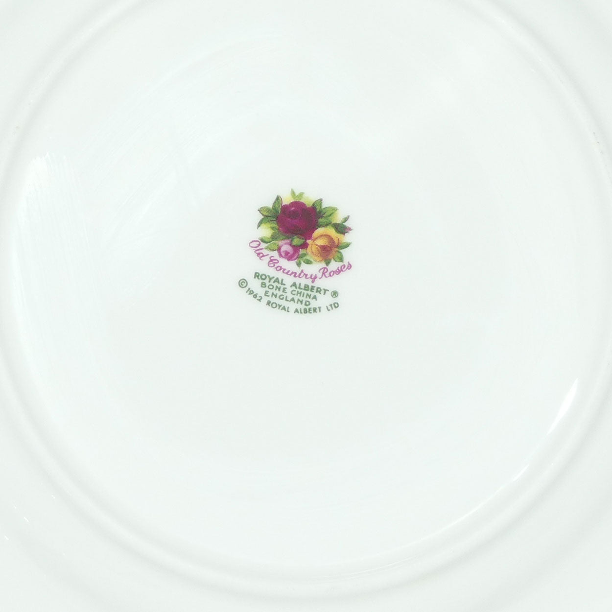Royal Albert Bone China England Old Country Roses set of 6 Entree or Salad plates | 20.5cm | diam | #3 |© 1962 Royal Albert Ltd backstamp