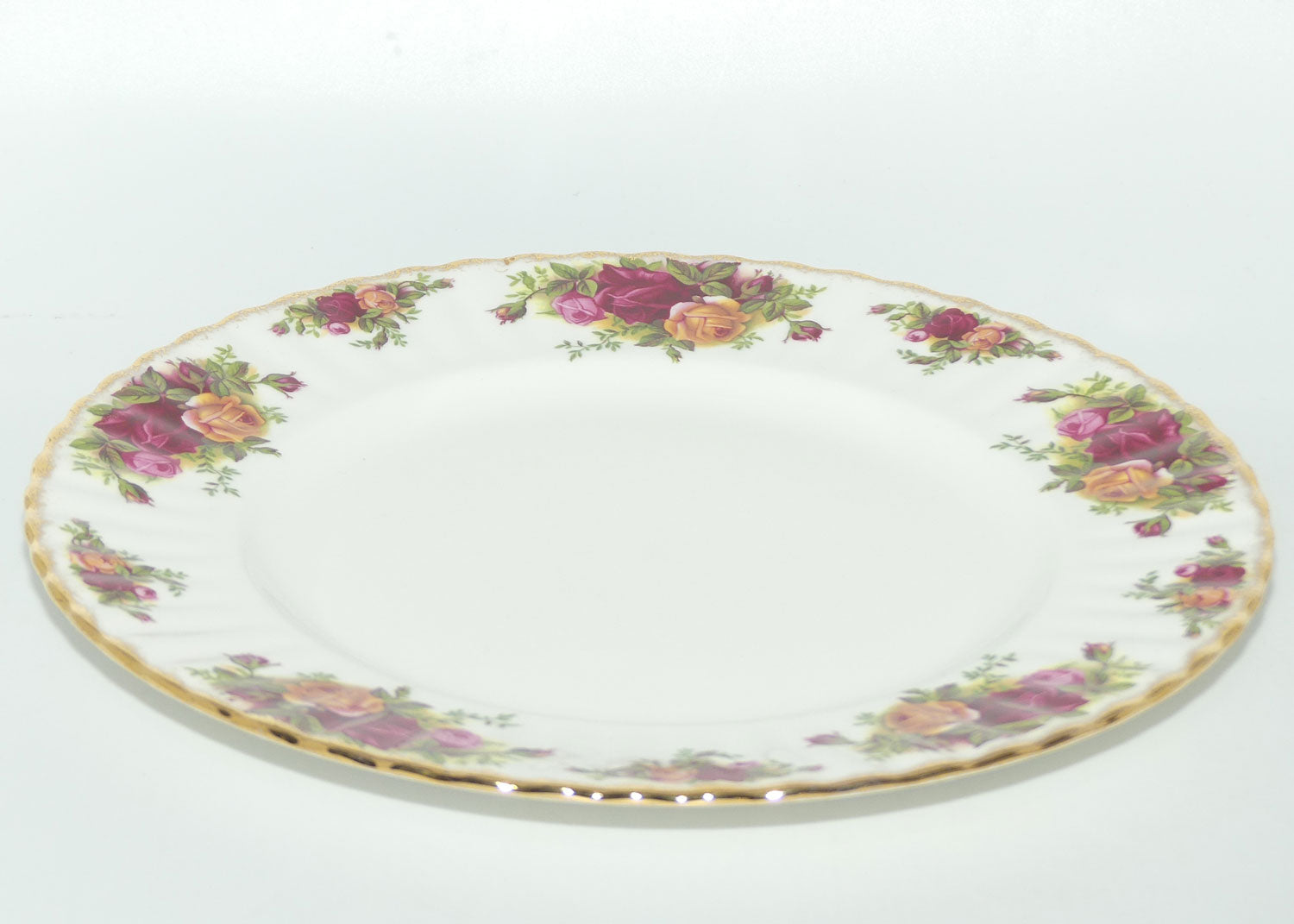 Royal Albert Bone China England Old Country Roses Dinner Plate | 26cm diam | Early Backstamp