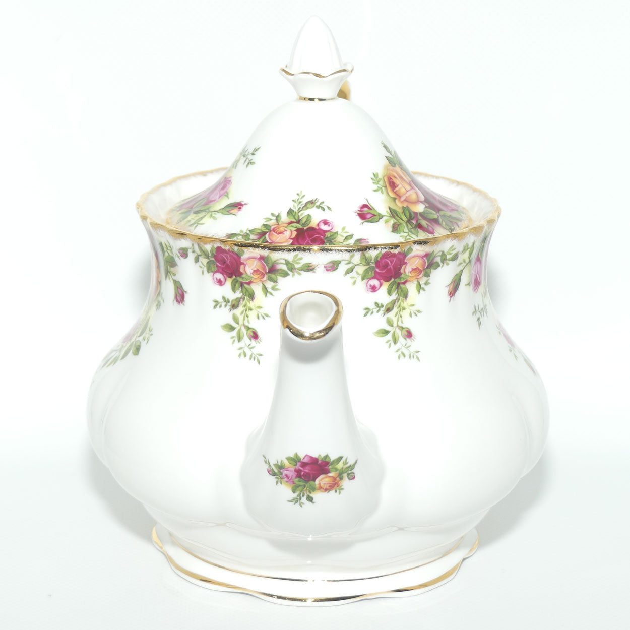 Royal Albert Bone China England Old Country Roses tea pot | 1250ml | ©1962 backstamp