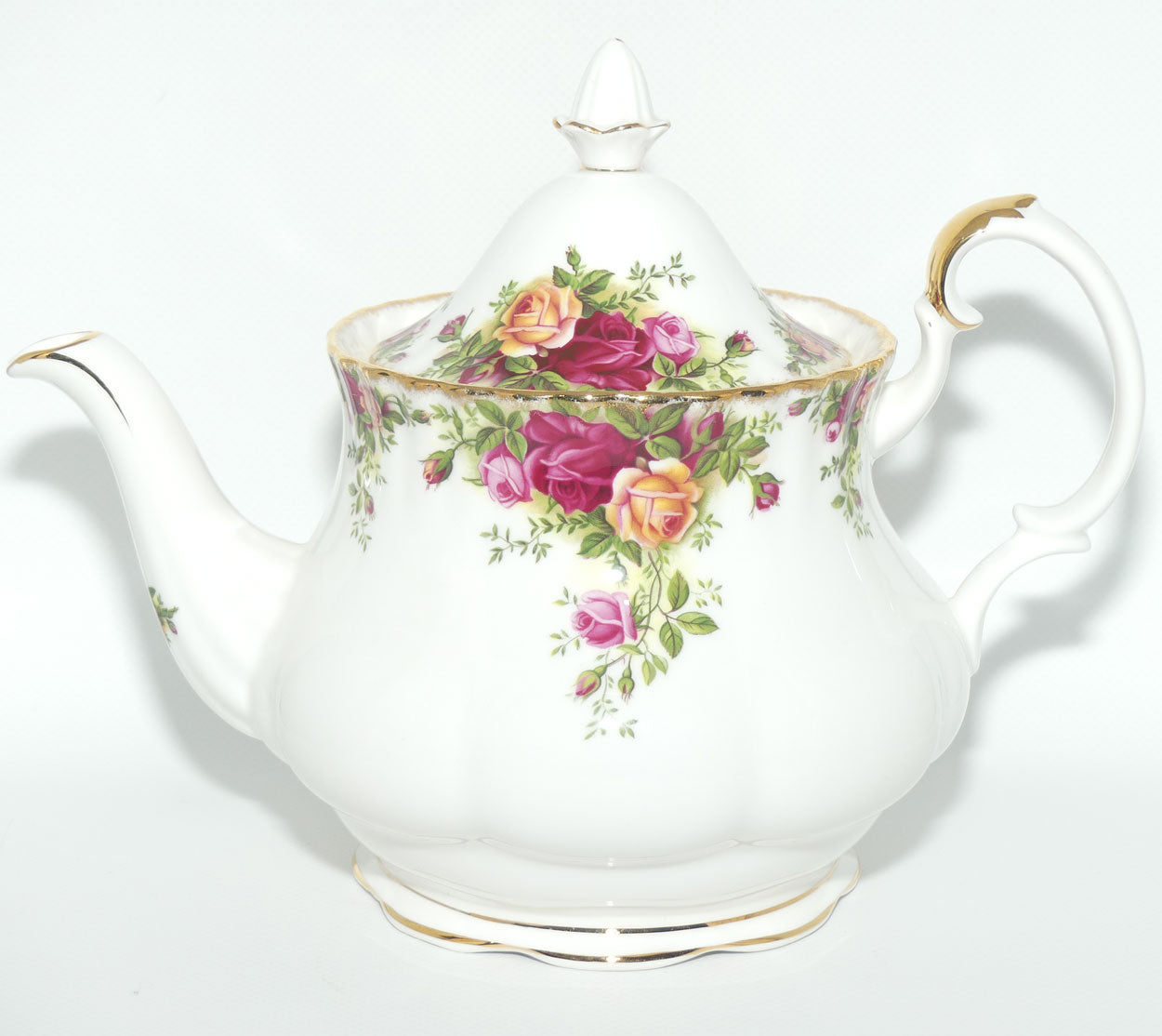 Royal Albert Bone China England Old Country Roses tea pot | 1250ml | ©1962 backstamp