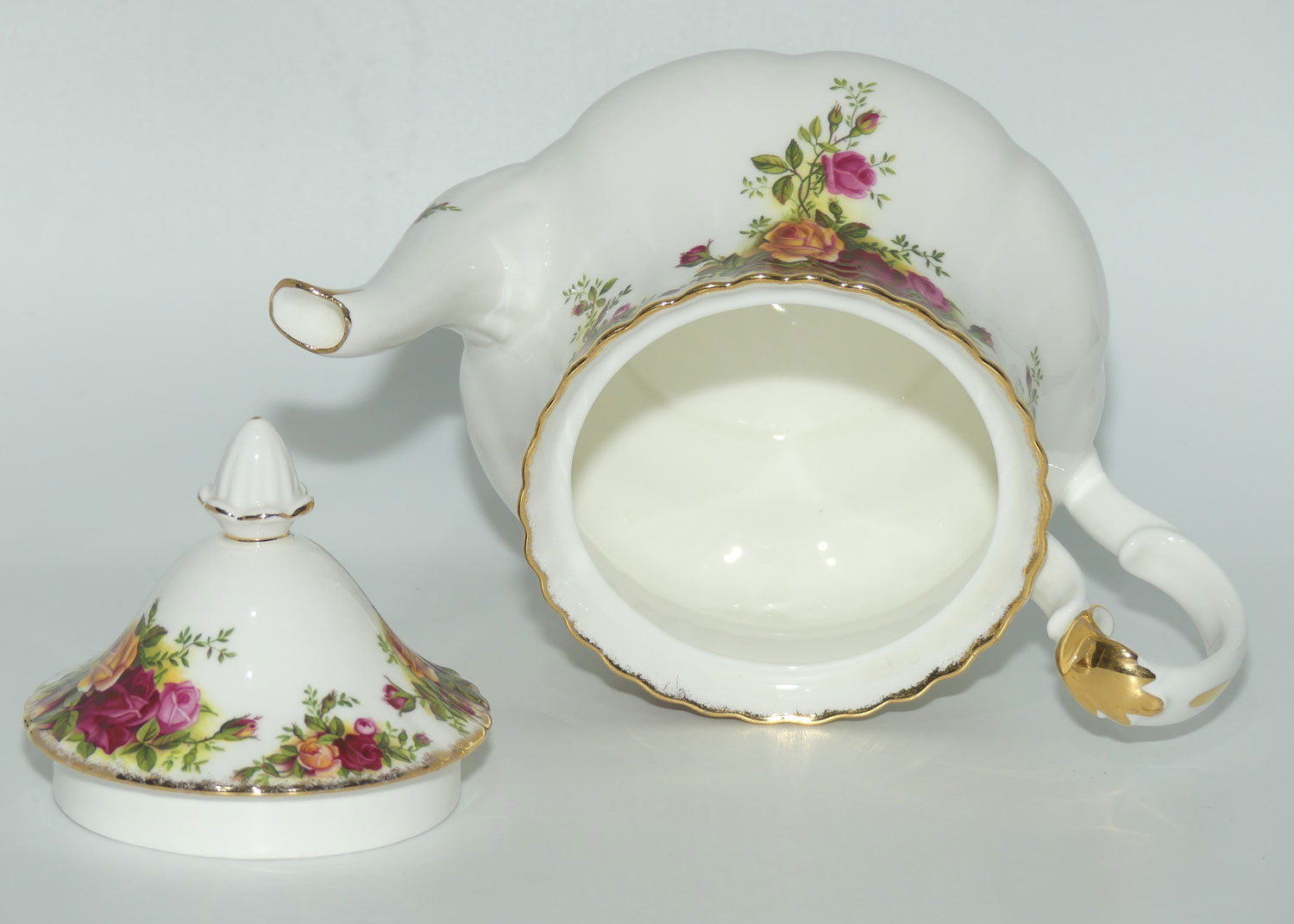 Royal Albert Bone China England Old Country Roses tea pot | 1250ml | Early Backstamp
