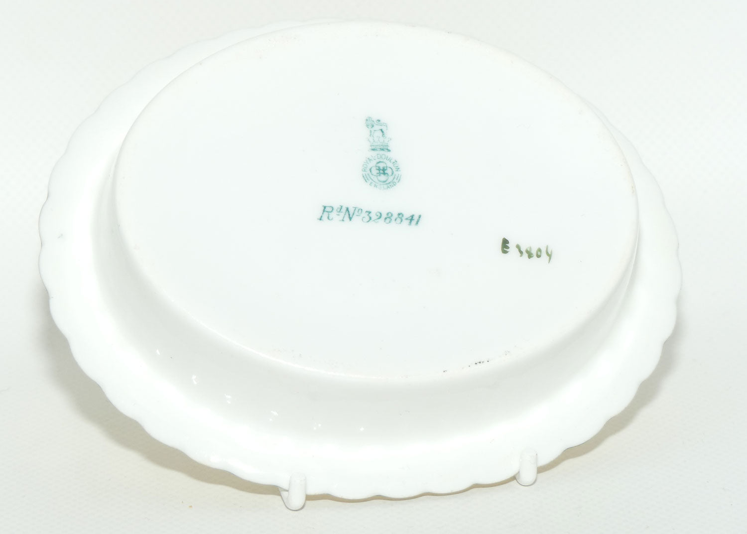 Royal Doulton Coaching Days oval dish E3804 #1 | Rare Scene | Passenger with bags and Youth with buckets