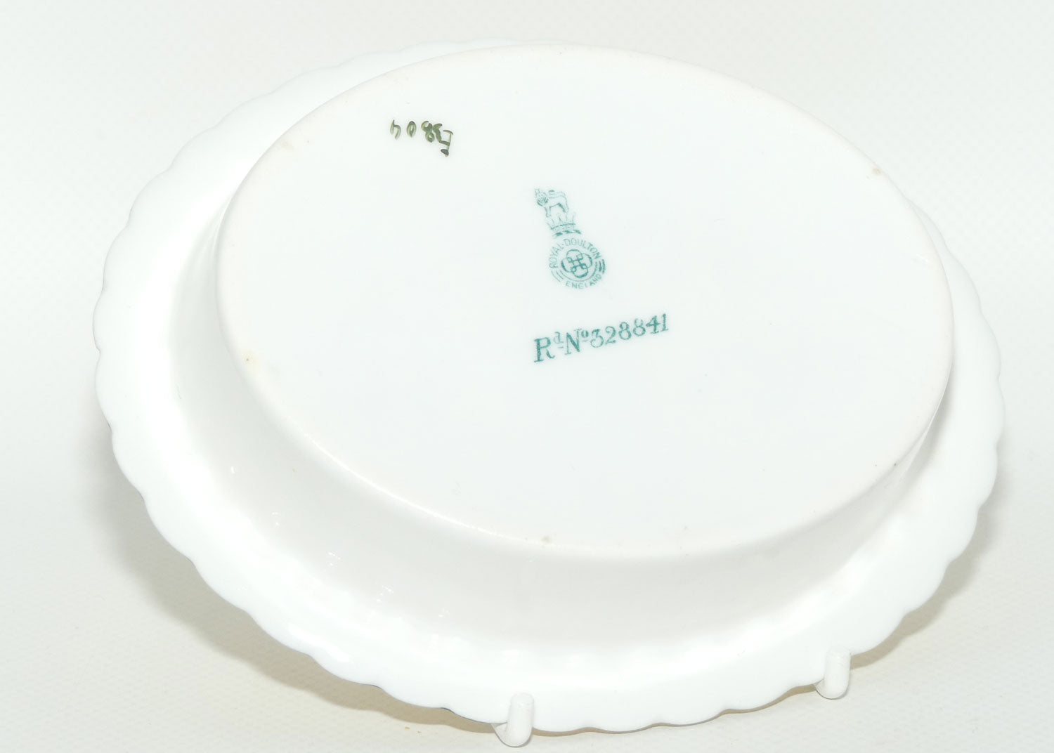Royal Doulton Coaching Days oval dish E3804 #2 | Rare Scene | Passenger with bags and Youth with buckets