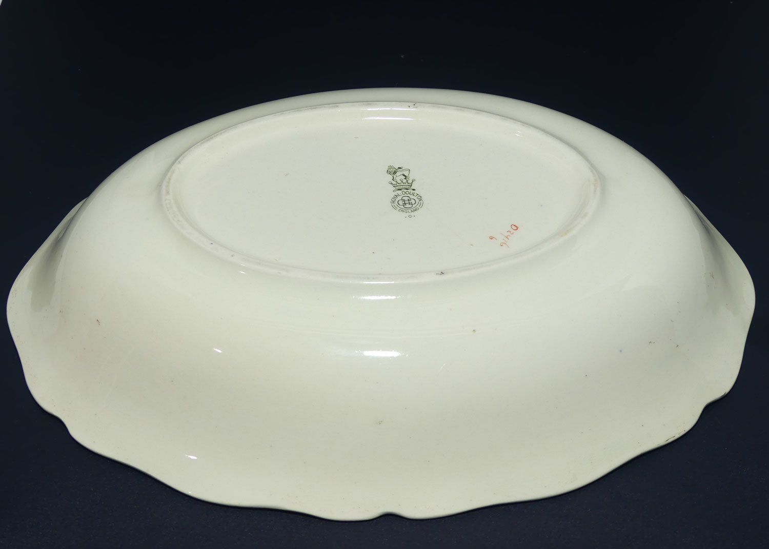 Royal Doulton Coaching Days | White Ground oval bowl D2716