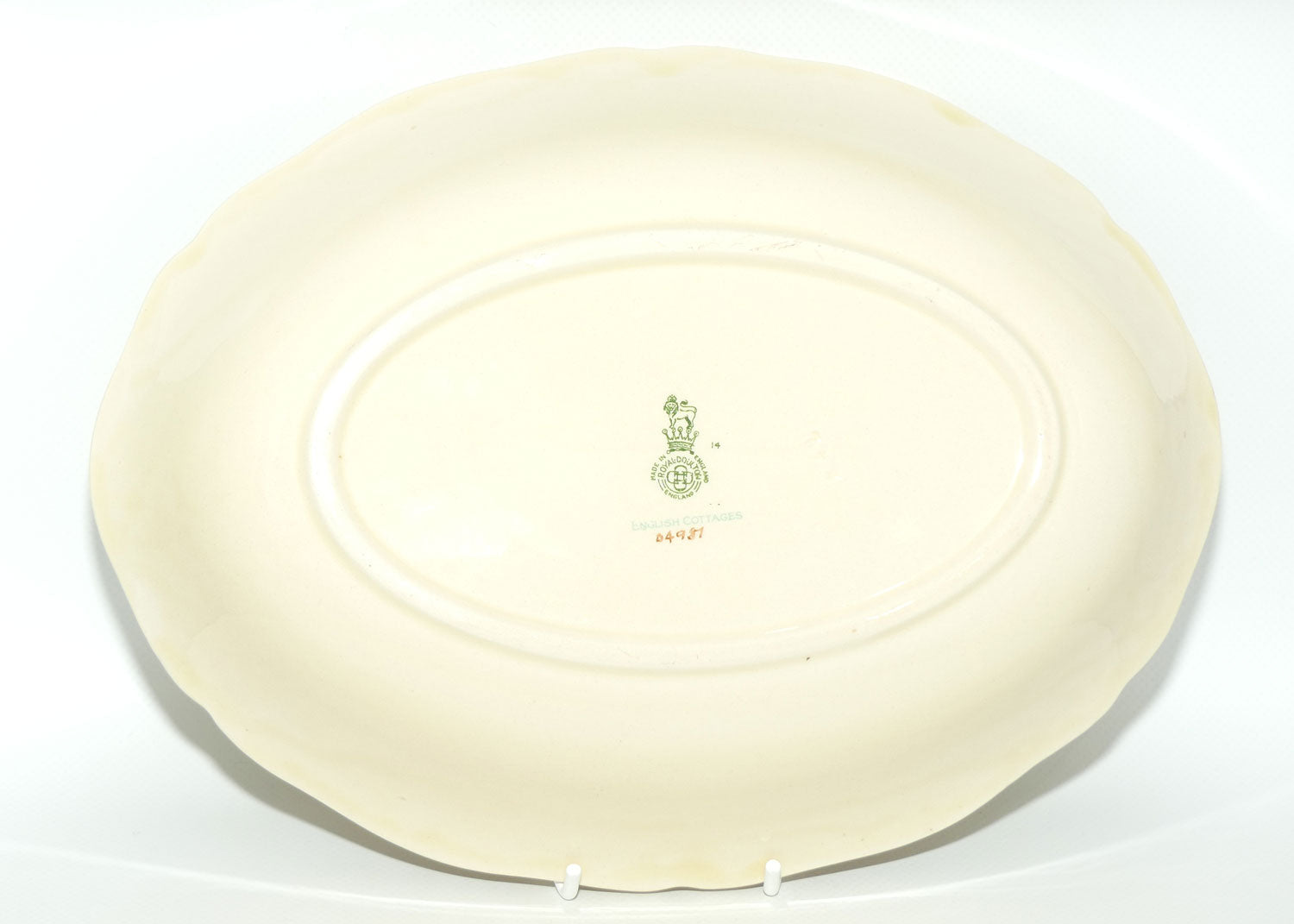 Royal Doulton English Cottages oval bowl D4987 | Scene 5