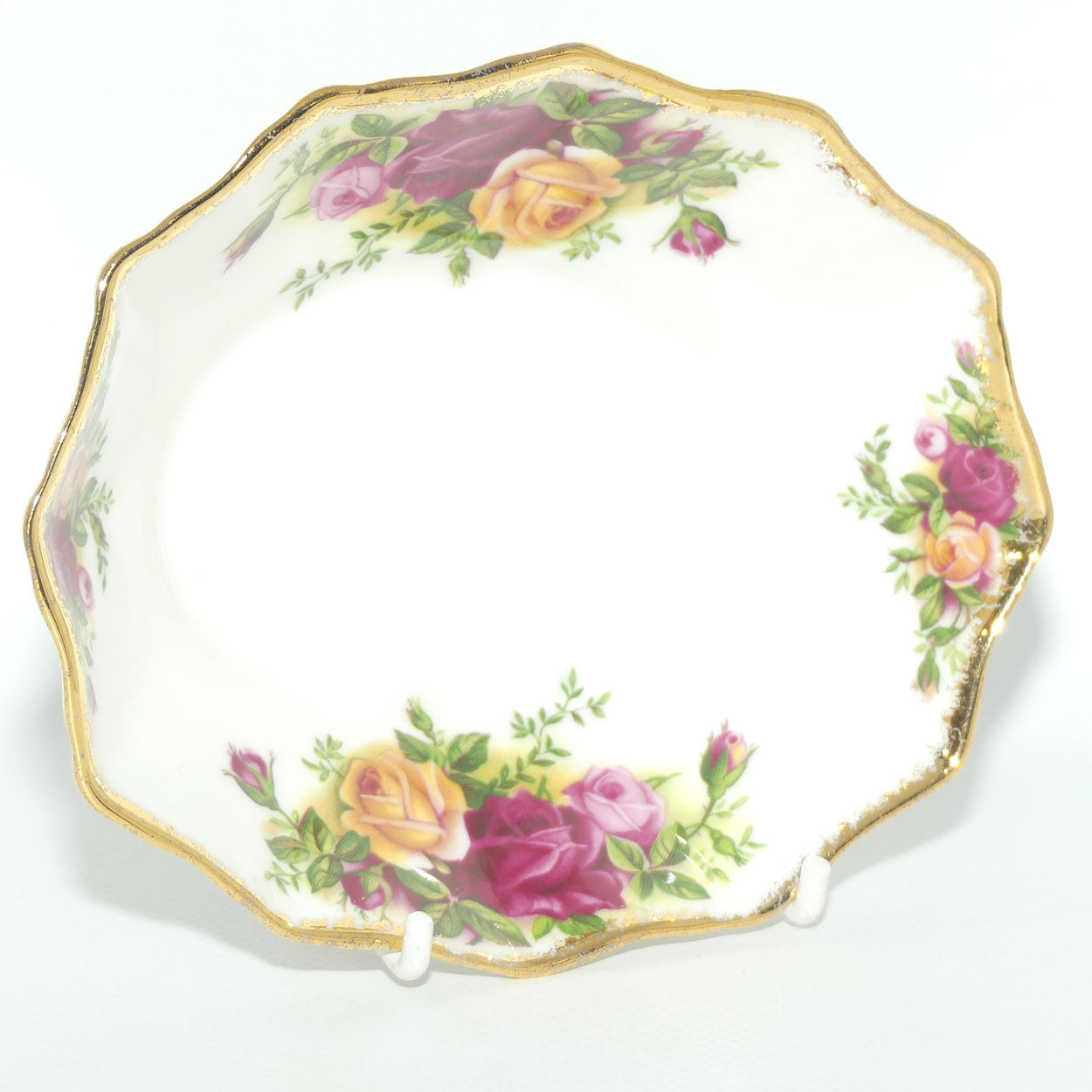 Royal Albert Bone China England Old Country Roses oval fancy dish | © 1962 Royal Albert Ltd backstamp | #1