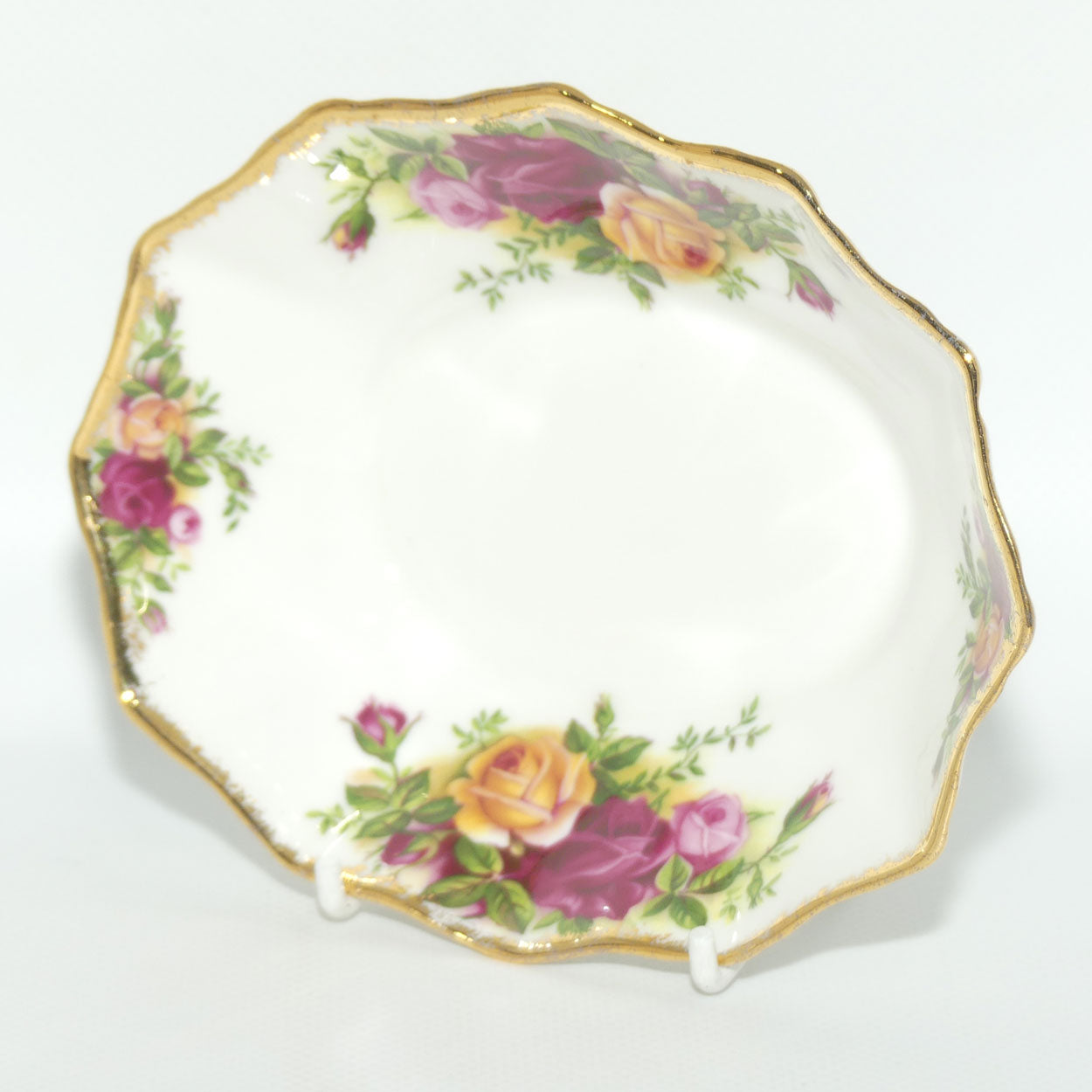 Royal Albert Bone China England Old Country Roses oval fancy dish | © 1962 Royal Albert Ltd backstamp | #1