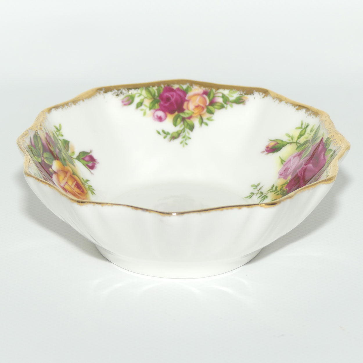 Royal Albert Bone China England Old Country Roses oval fancy dish | © 1962 Royal Albert Ltd backstamp | #1