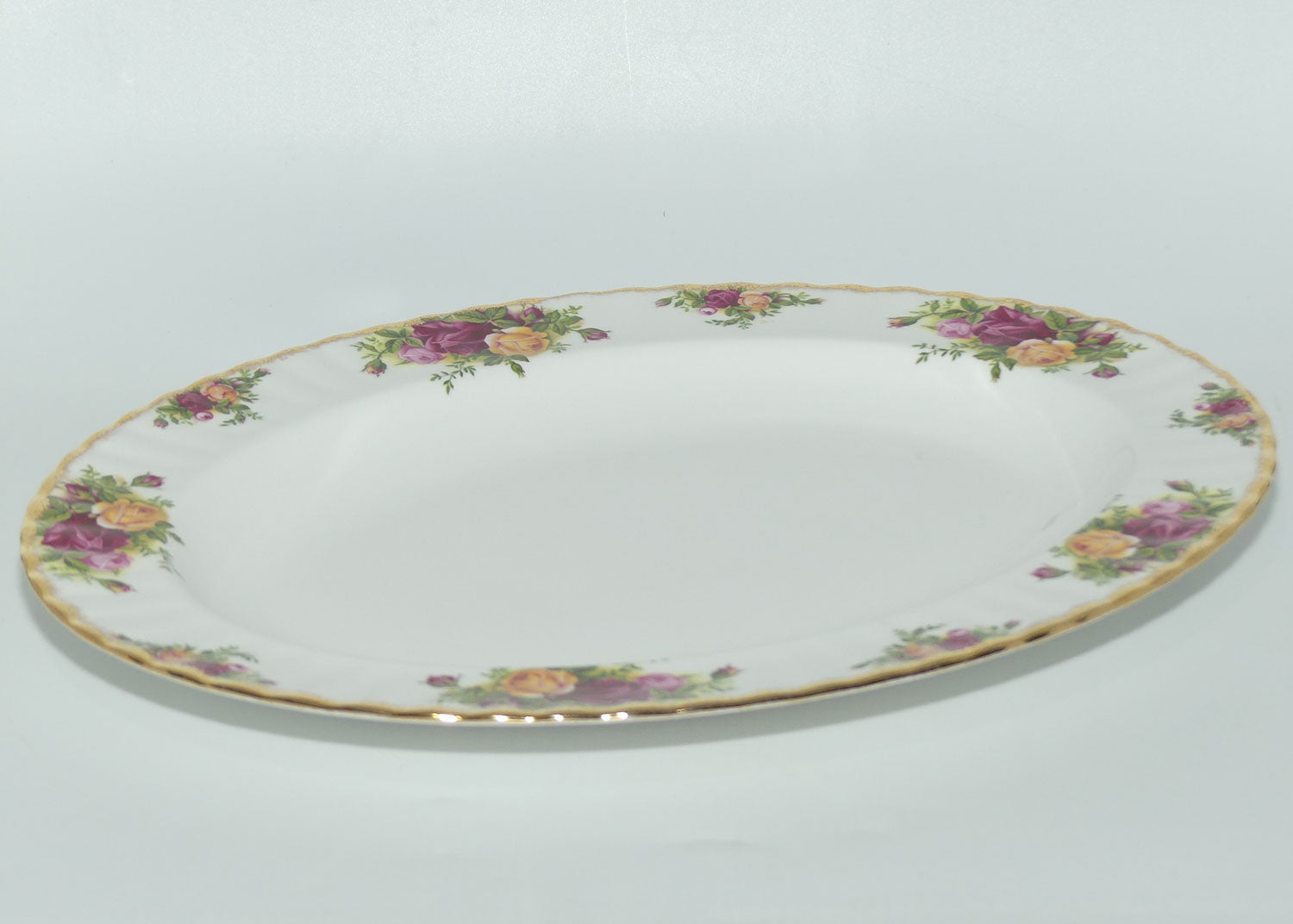 Royal Albert Bone China England Old Country Roses oval meat platter | 34.5cm | 1962 backstamp