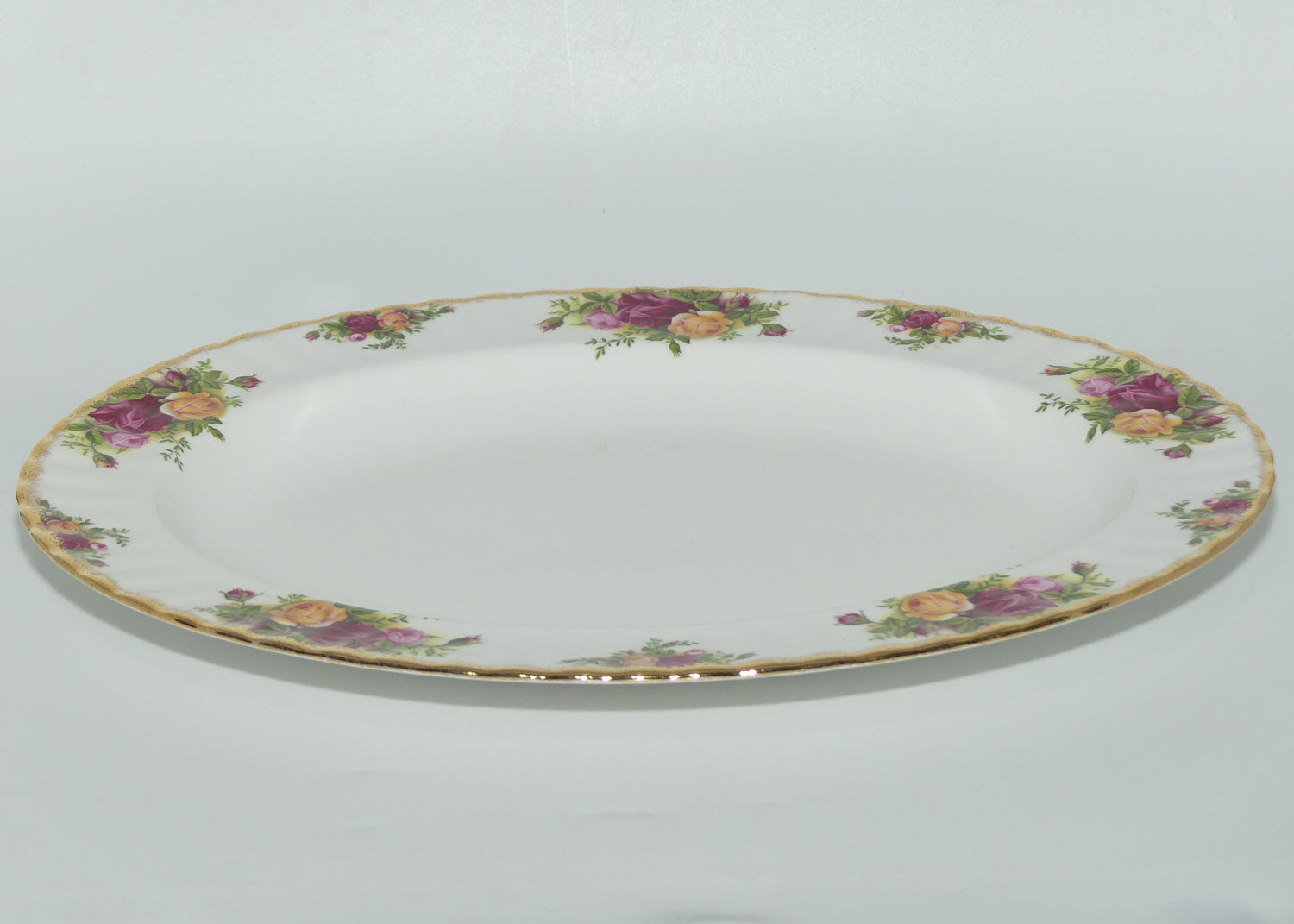 Royal Albert Bone China England Old Country Roses oval meat platter | 34.5cm | 1962 backstamp