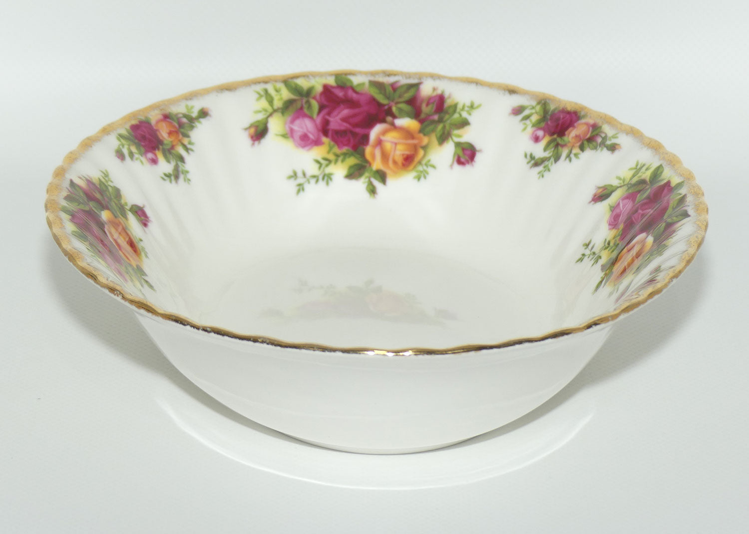 Royal Albert Bone China England Old Country Roses oval vegetable bowl | 19cms wide | early stamp