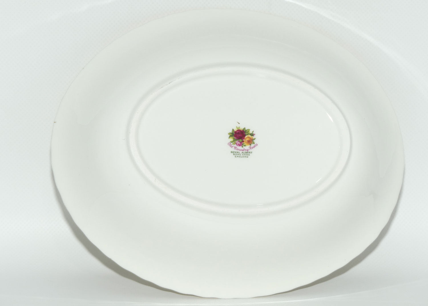 Royal Albert Bone China England Old Country Roses oval vegetable bowl | 19cms wide | early stamp