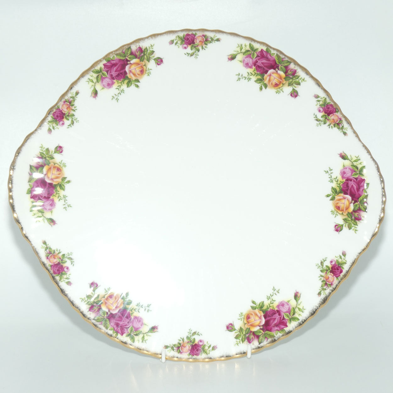 Royal Albert Bone China England Old Country Roses handled Pavlova Tray/Cake plate | © 1962 Royal Albert Ltd backstamp