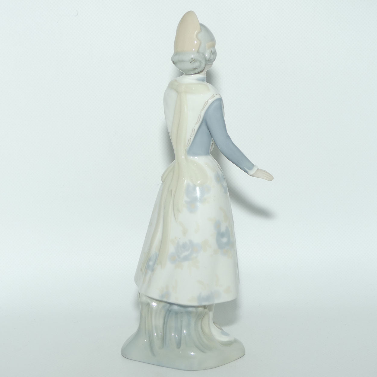 Porceval Spain figure of Peasant Girl