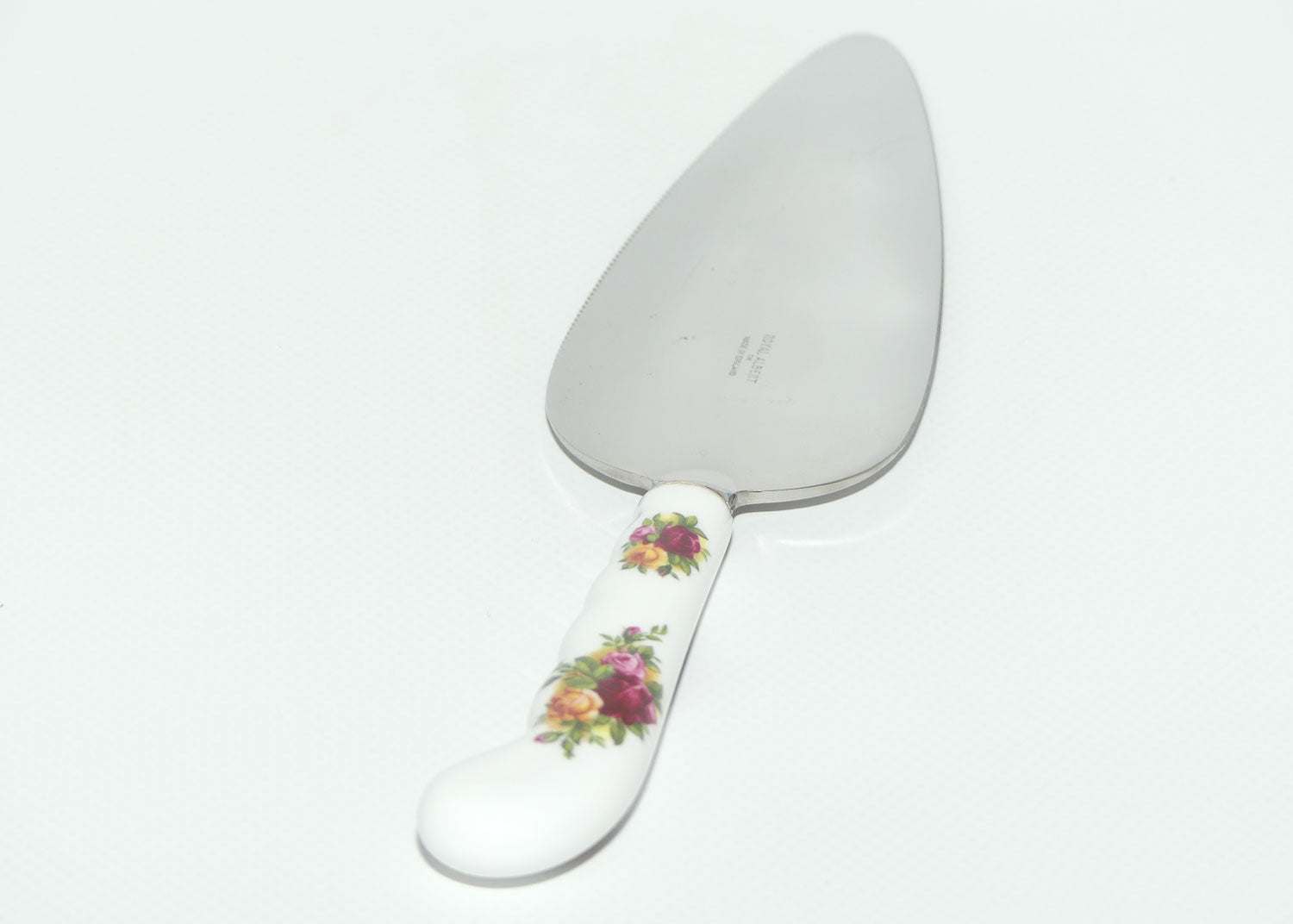 Royal Albert Bone China England Old Country Roses pie Server | Boxed