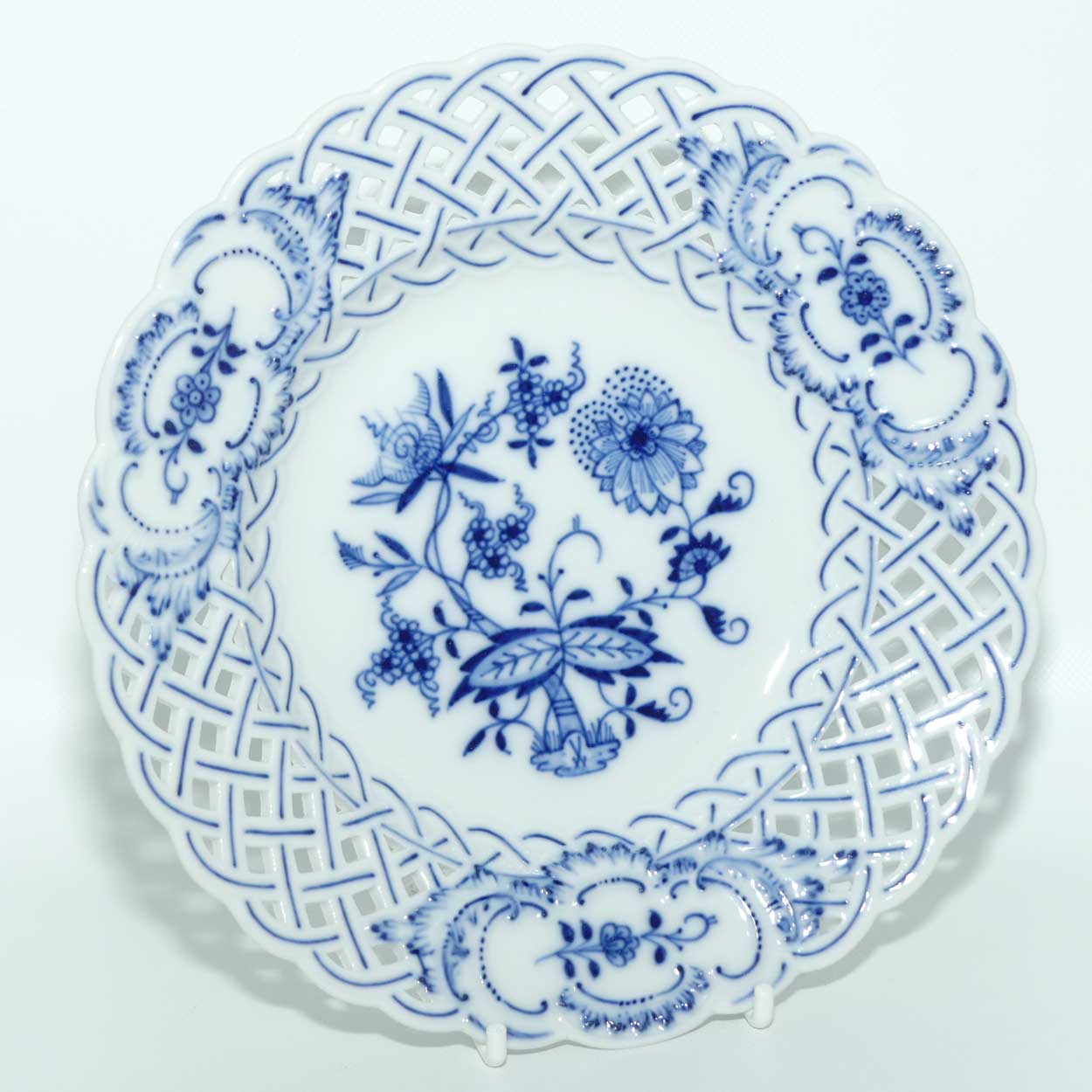 Meissen Blue Onion | Zwiebelmuster pierced gallery plate #2 | 18.7cms diam