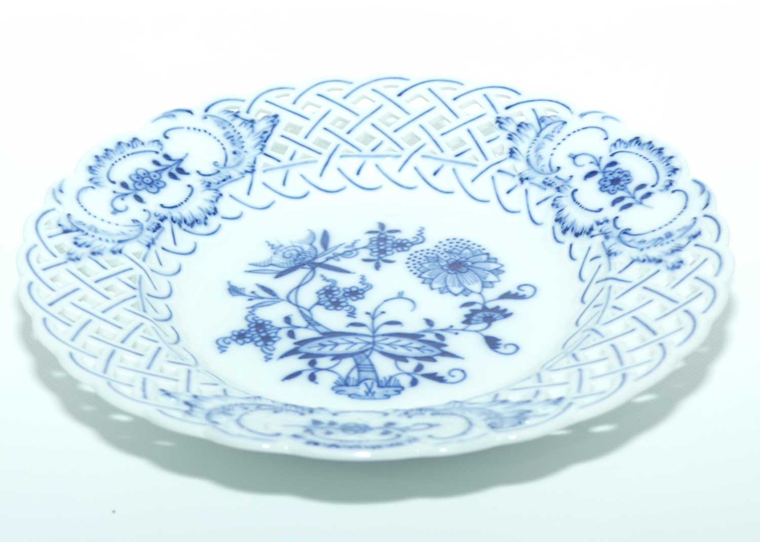 Meissen Blue Onion | Zwiebelmuster pierced gallery plate #2 | 18.7cms diam