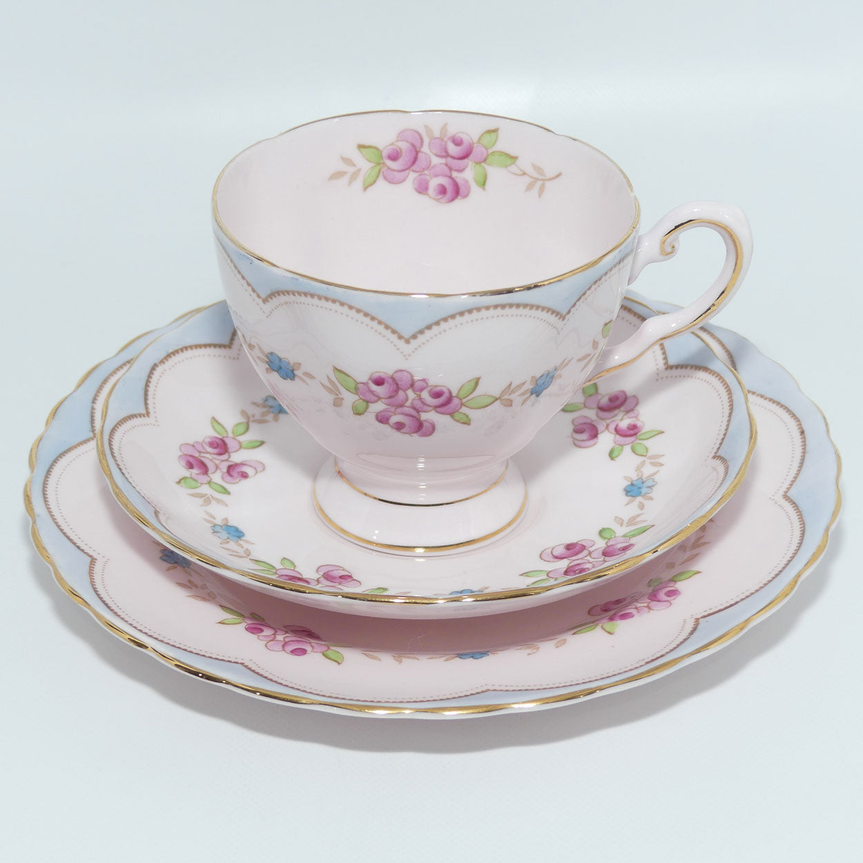 Tuscan Fine English Bone China Pretty Pink Rosebuds trio | Blue trim | large plate