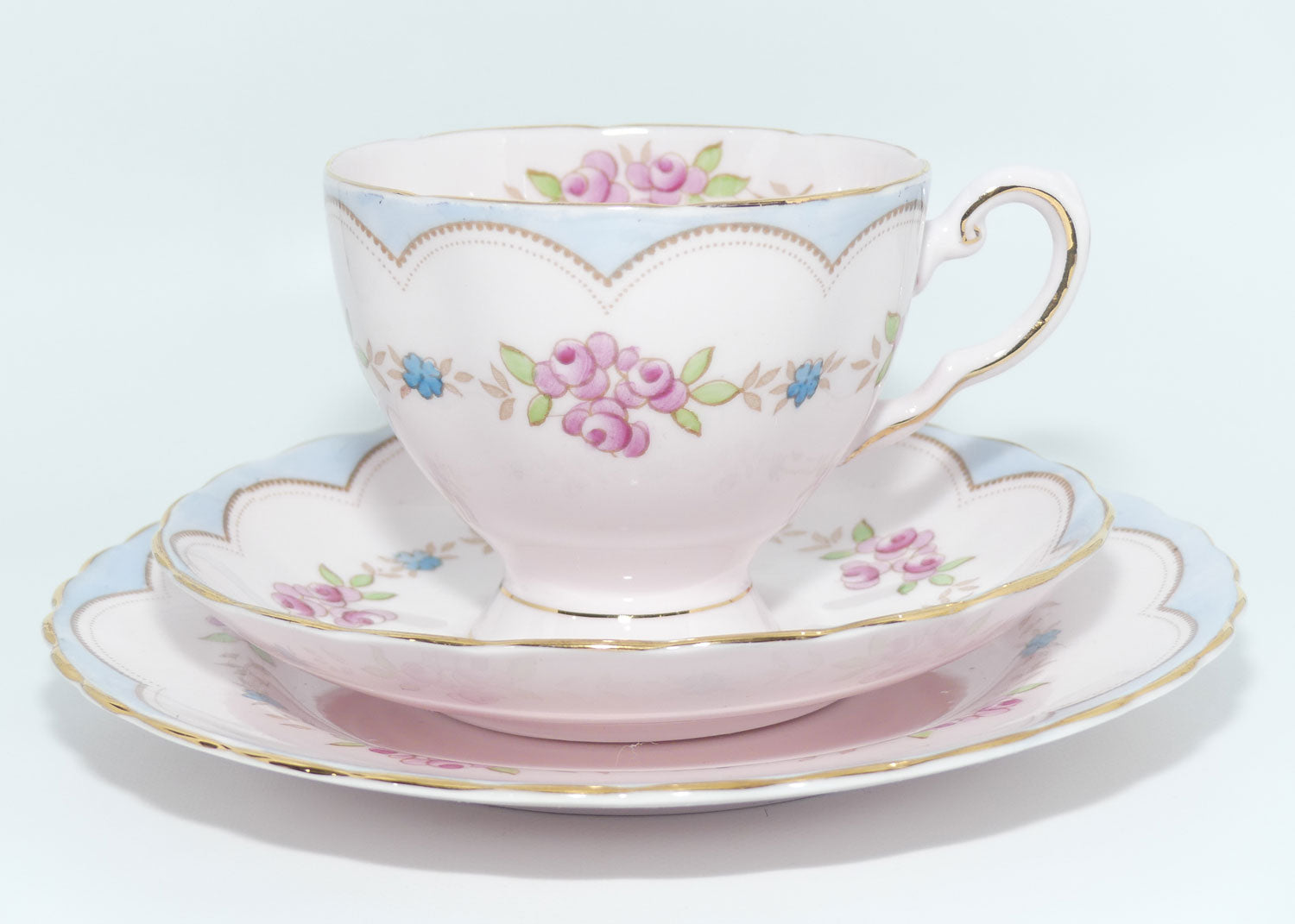 Tuscan Fine English Bone China Pretty Pink Rosebuds trio | Blue trim | large plate