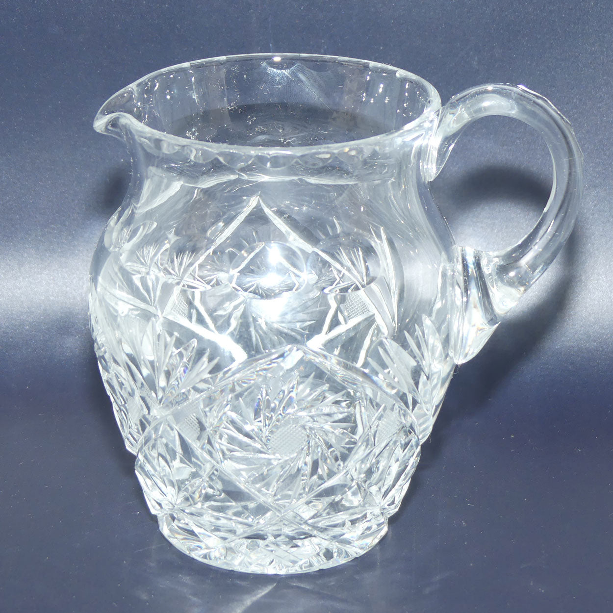 Fine quality Pinwheel design Cut Crystal waisted water jug | holds 600ml