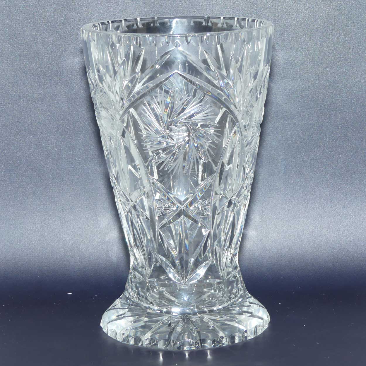 Fine quality pinwheel design large Crystal vase