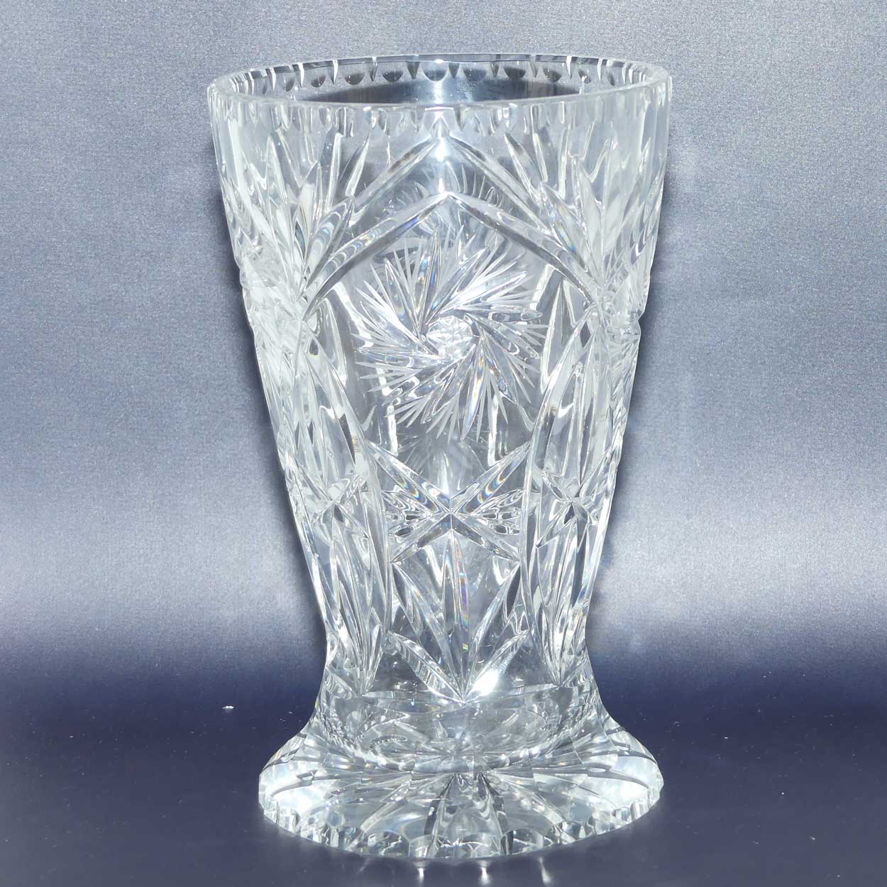 Fine quality pinwheel design large Crystal vase