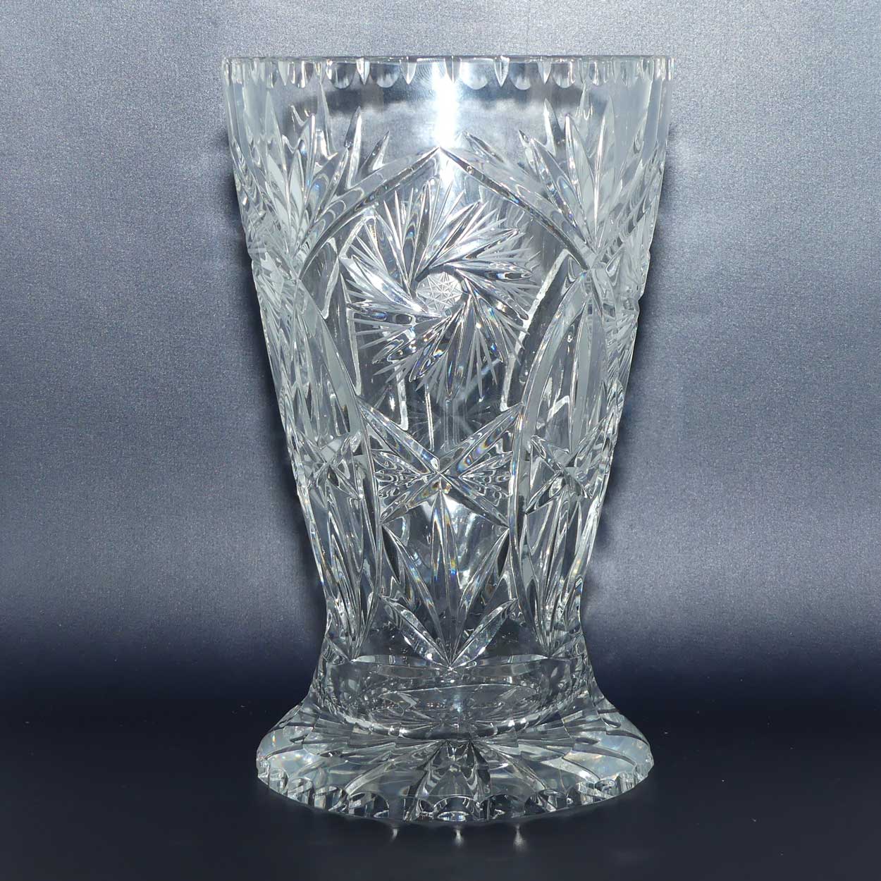 Fine quality pinwheel design large Crystal vase