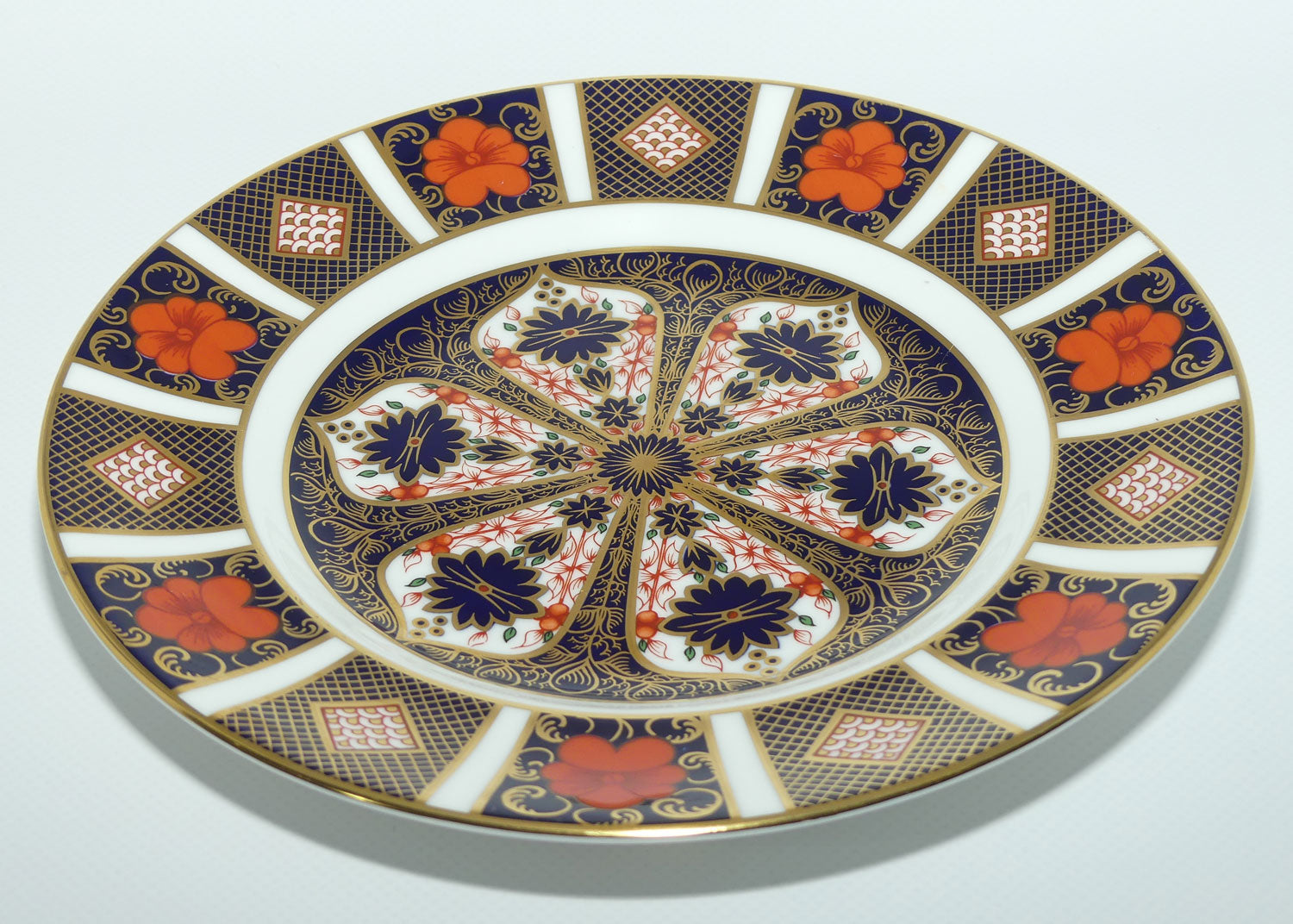 Royal Crown Derby Old Imari 1128 salad plate #3 | 21.5cm diam | c.1985
