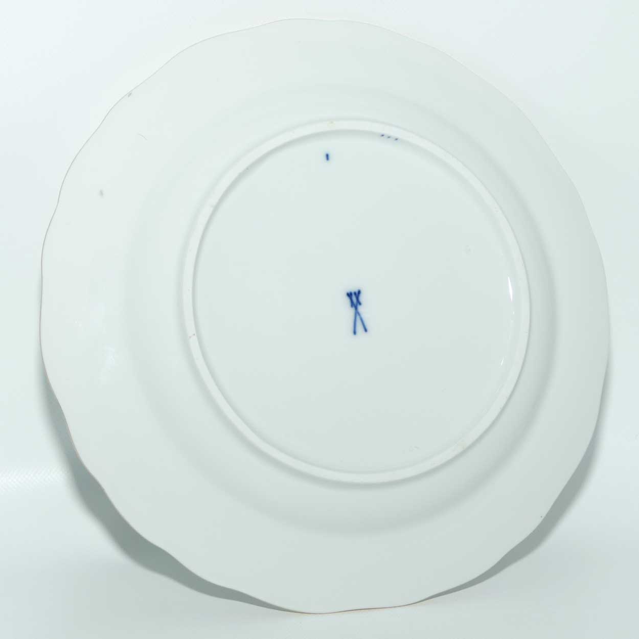 Meissen Blue and White Floral cabinet plate with gilt trim featuring Insects | 20cm