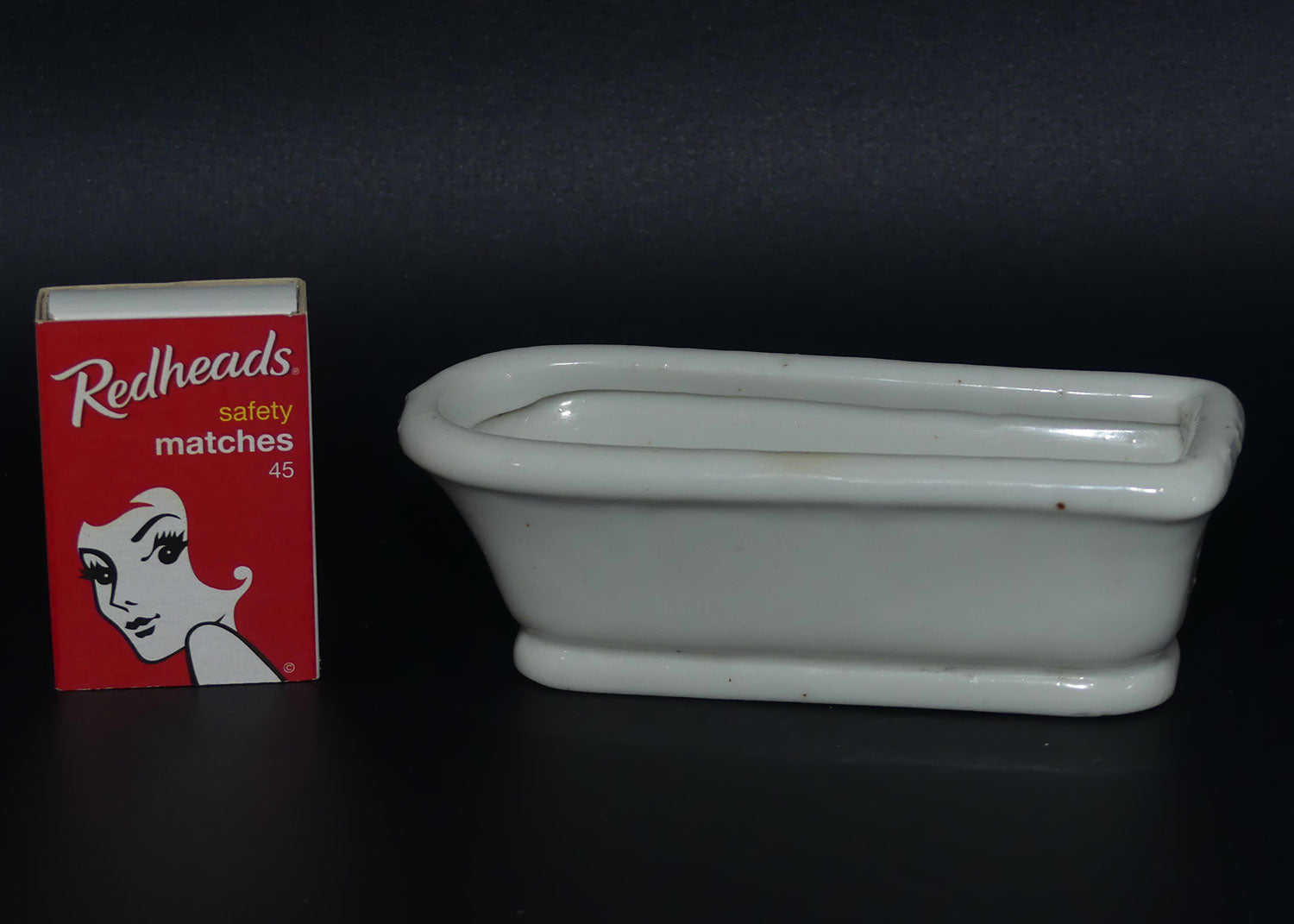 Foreign marked | Japan porcelain toy bath