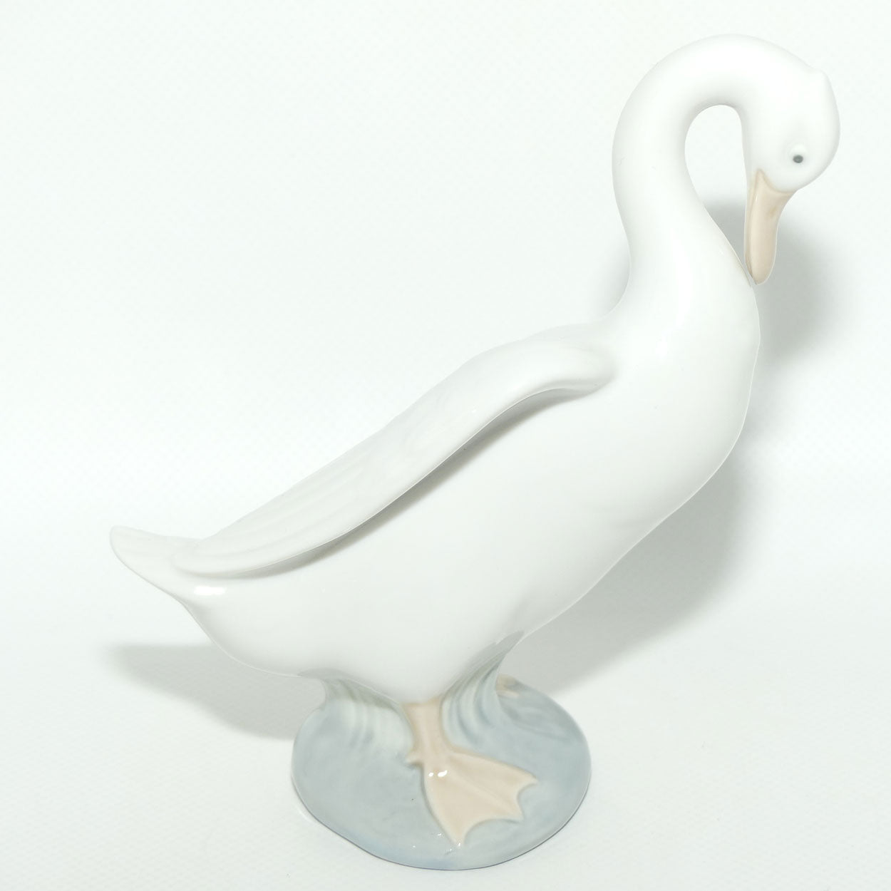 Nao by Lladro figure Duck | Preening | 14.5cm tall