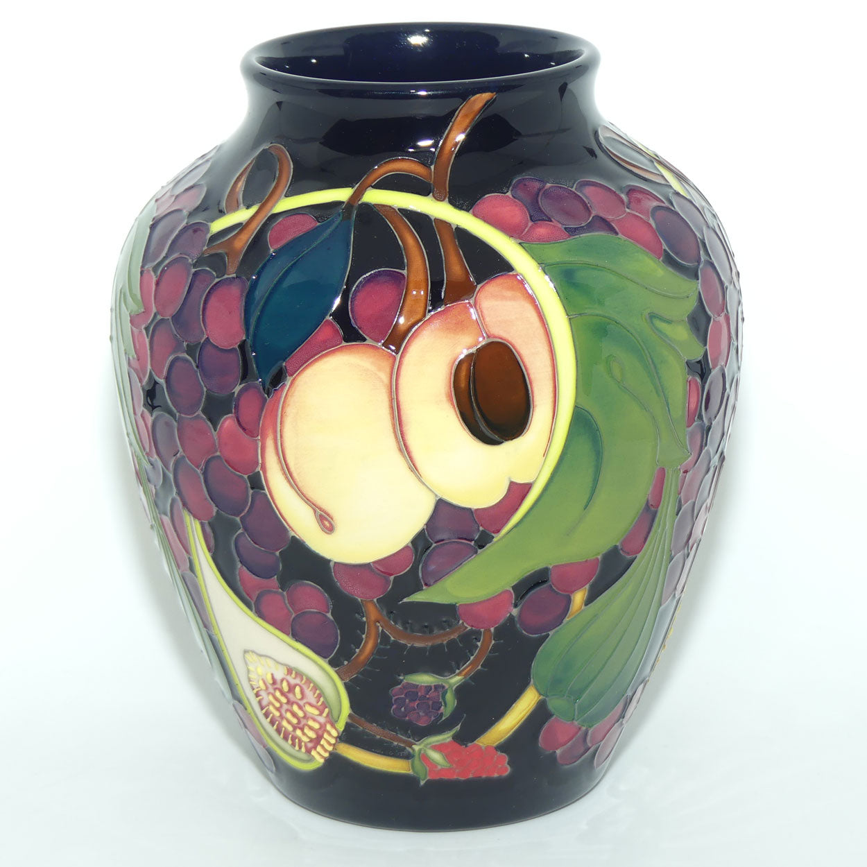 Moorcroft Queens Choice 216/8 vase