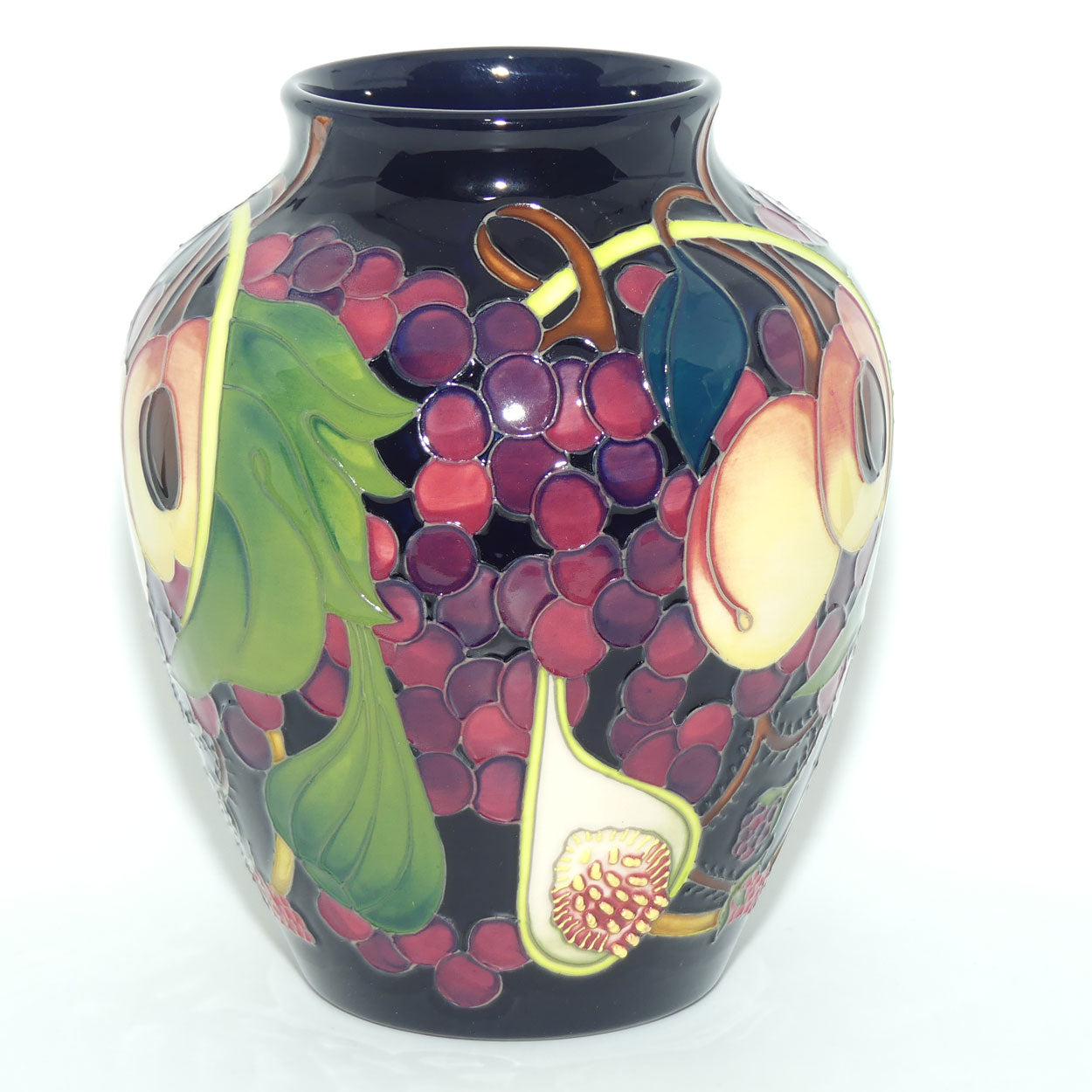 Moorcroft Queens Choice 216/8 vase