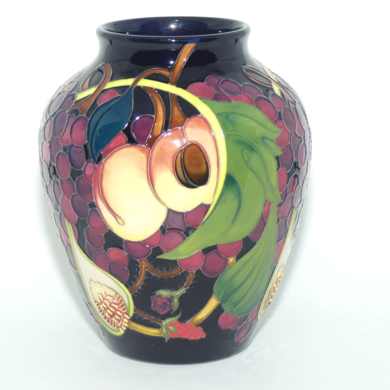 Moorcroft Queens Choice 216/8 vase