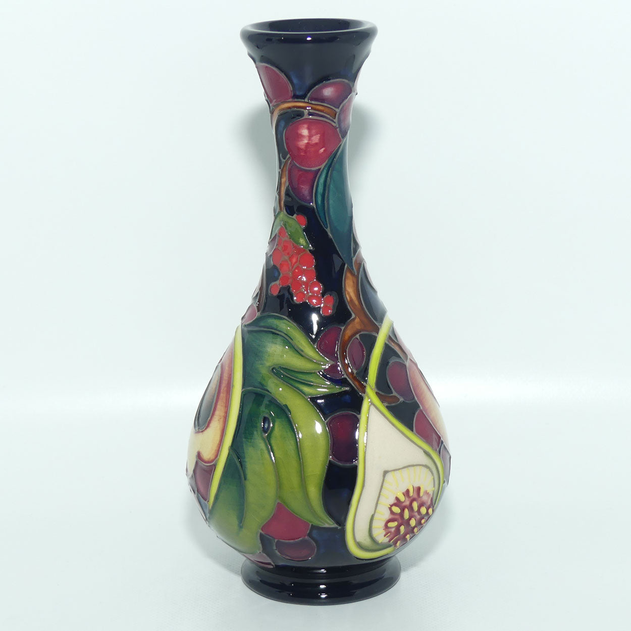 Moorcroft Queens Choice 80/6 vase