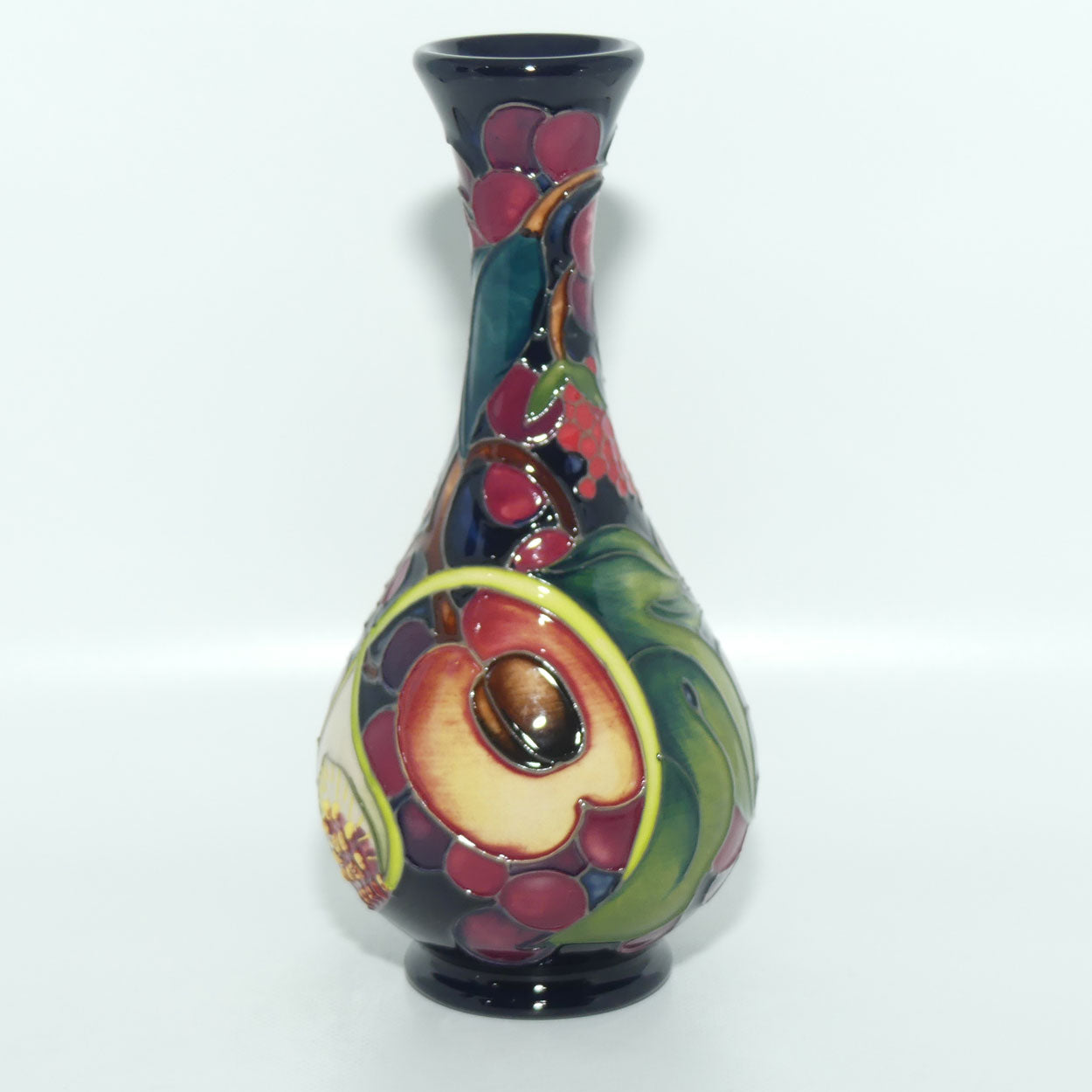 Moorcroft Queens Choice 80/6 vase