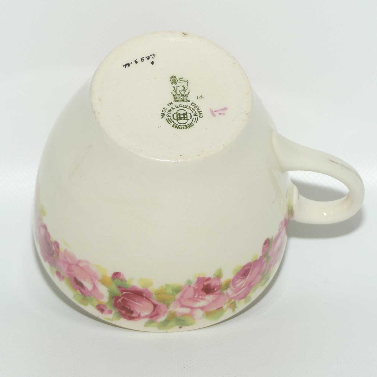 Royal Doulton Raby Rose trio D5533 | Square Plate