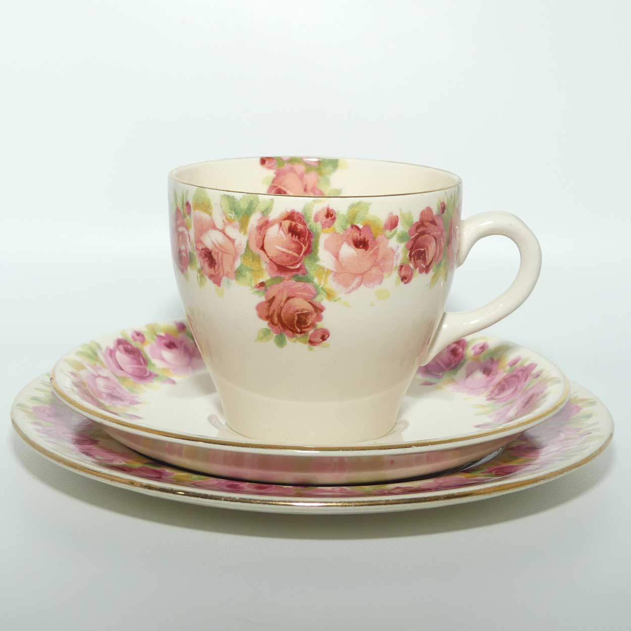 Royal Doulton Raby Rose trio D5533 | Round Plate | #1