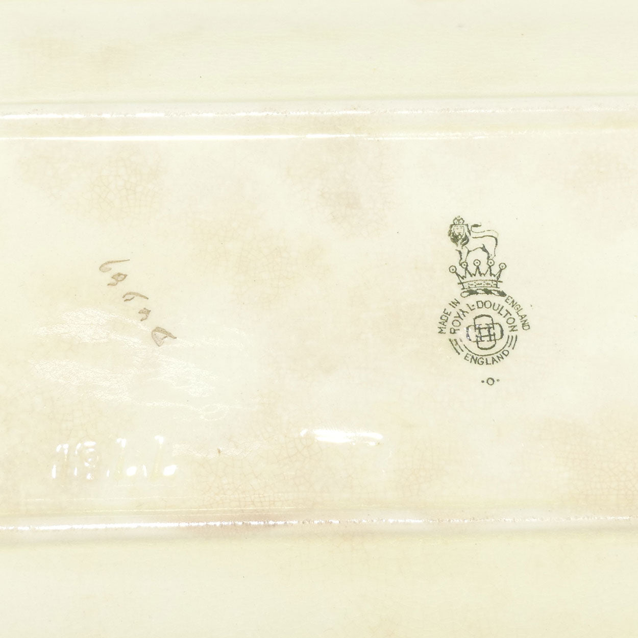 Royal Doulton English Cottages York shape sandwich tray D4987 | Scene 6