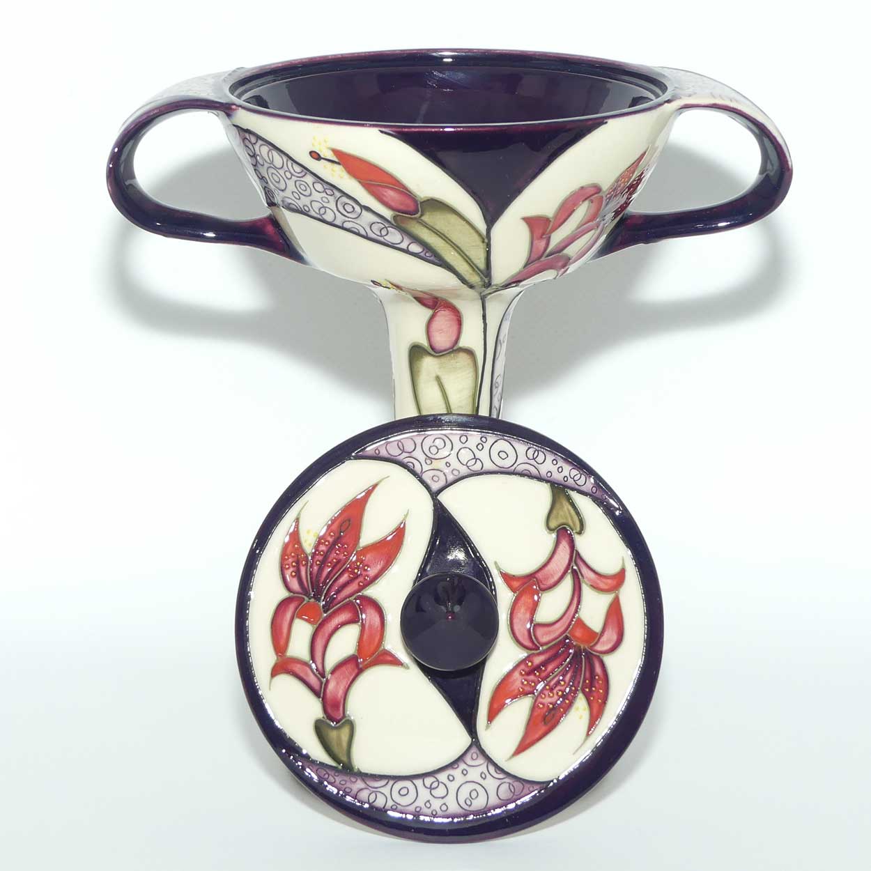 Moorcroft Red Lily bonboniere | Shape 28/9 | red dot