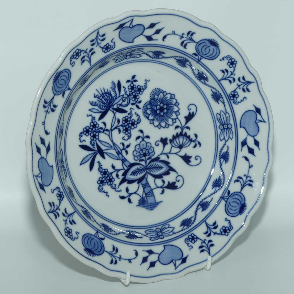 Meissen Blue Onion | Zwiebelmuster large rimmed soup bowl | 24.5cm diameter