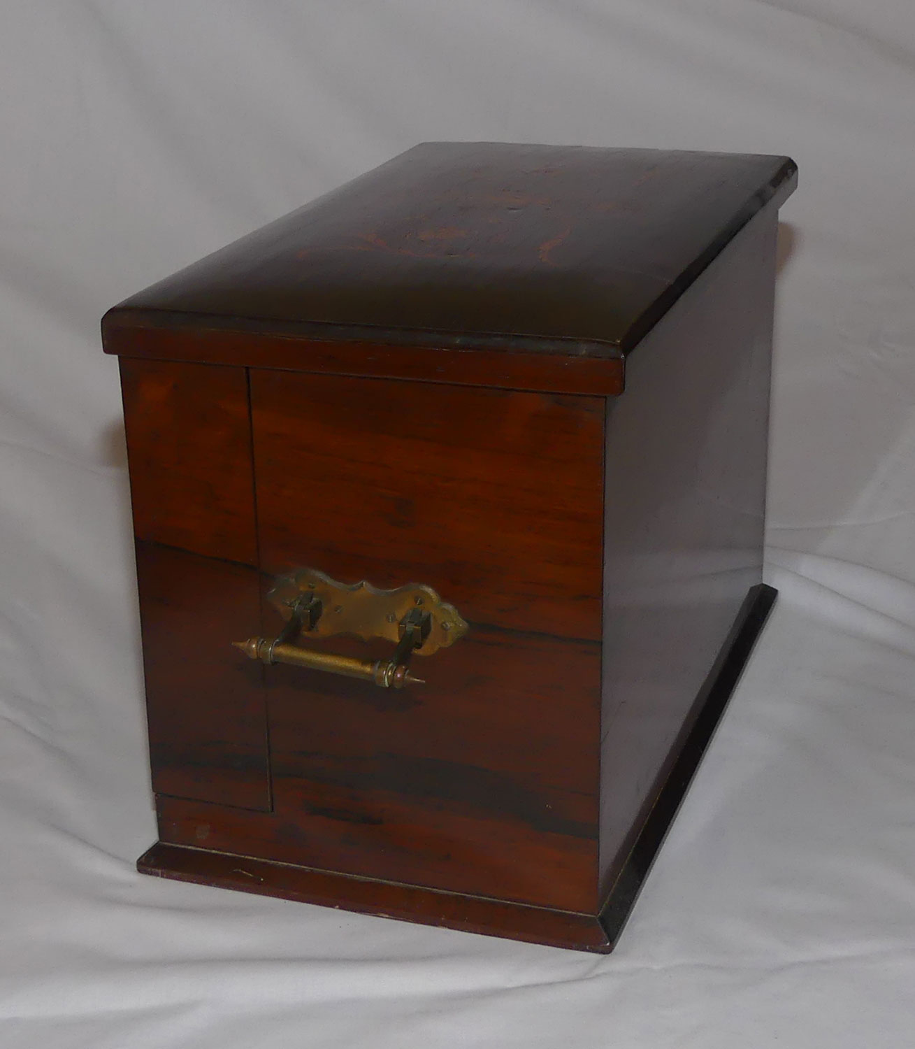 An Early to Mid Victorian Rosewood Travelling Office Writing Box | Compendium